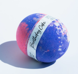 birthday cake bath bomb